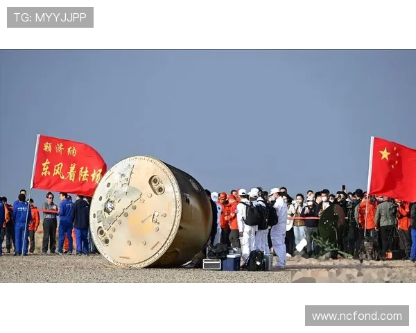 太空出差204天神二十航天员回家 返回舱成功着陆倾倒状态落地